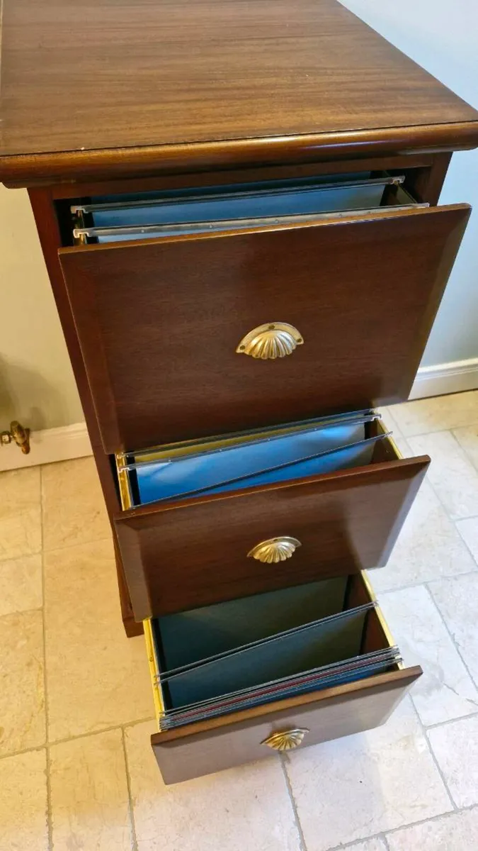 3 Drawer Wooden Filing Cabinet - Image 2