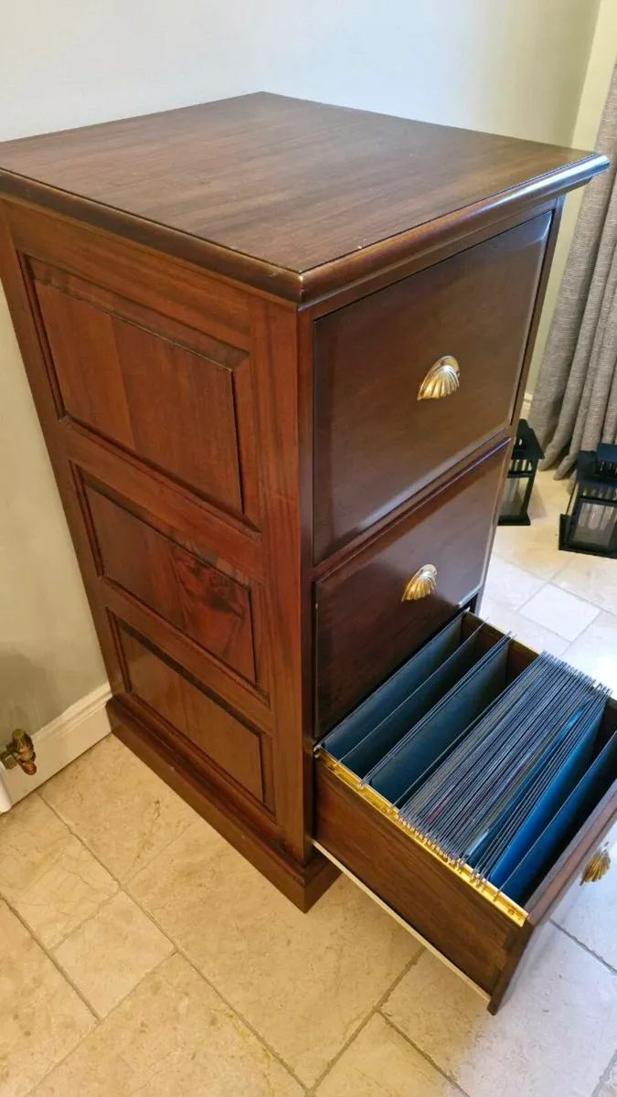 3 Drawer Wooden Filing Cabinet - Image 3