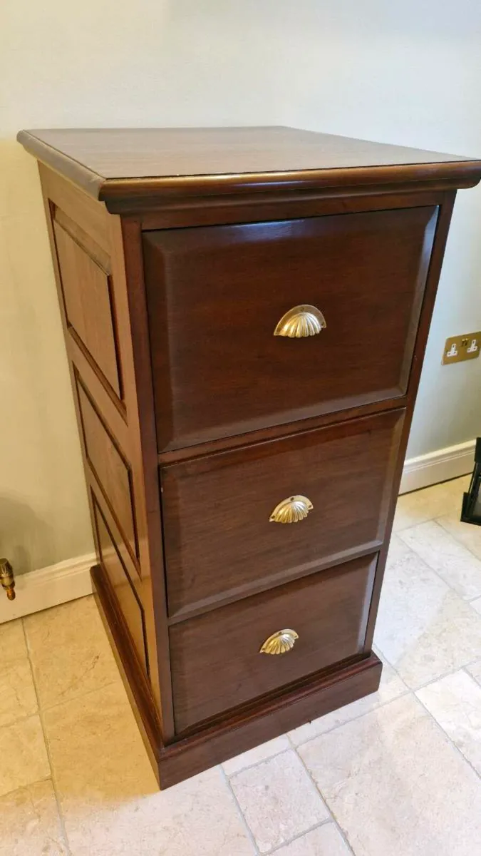 3 Drawer Wooden Filing Cabinet - Image 4