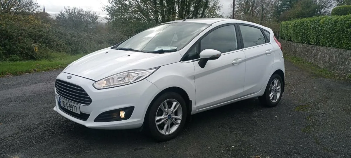 2016 Ford Fiesta - Image 2