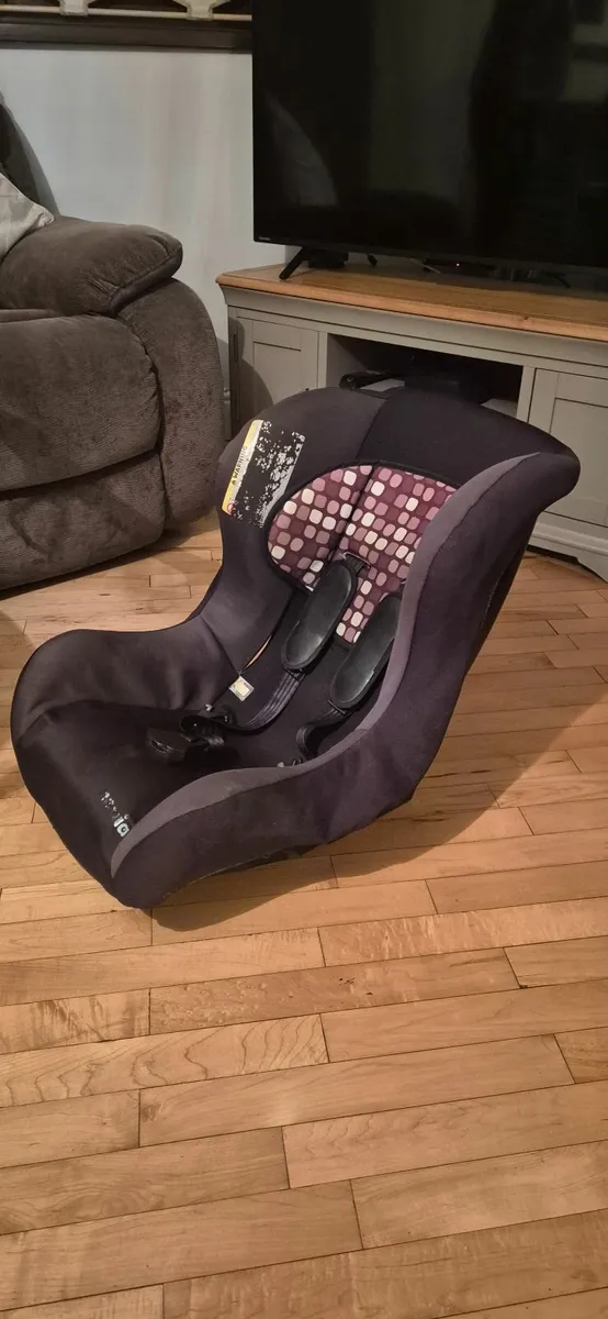 Child car seat - Image 1
