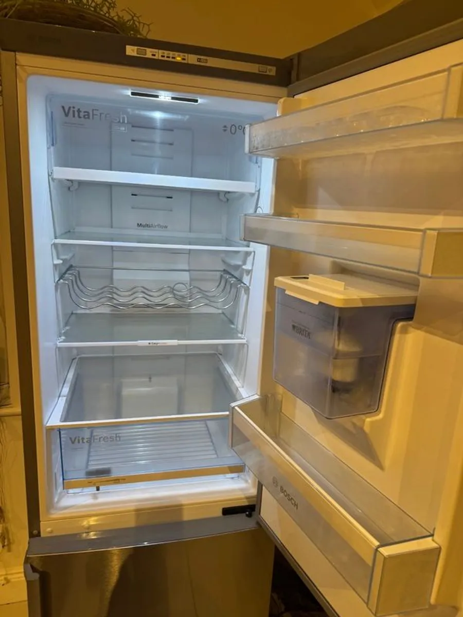 Bosch Fridge- freestanding (not integrated) - Image 1