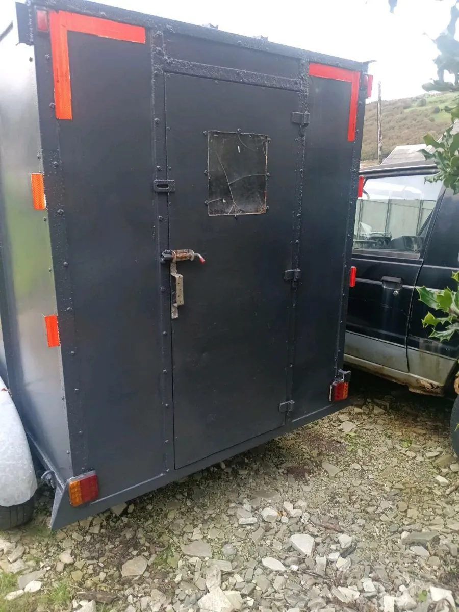 Closed in box trailer - Image 4