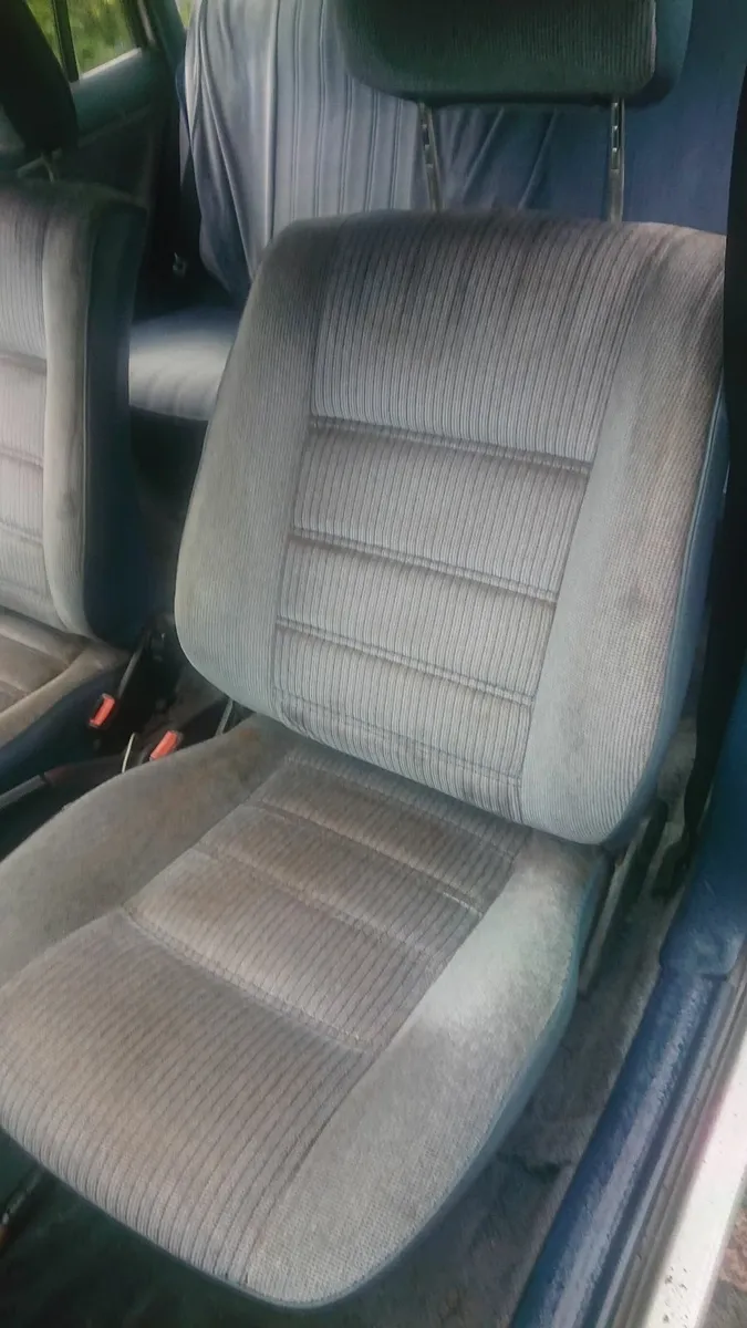 Volkswagen Passat 1988 - Image 4