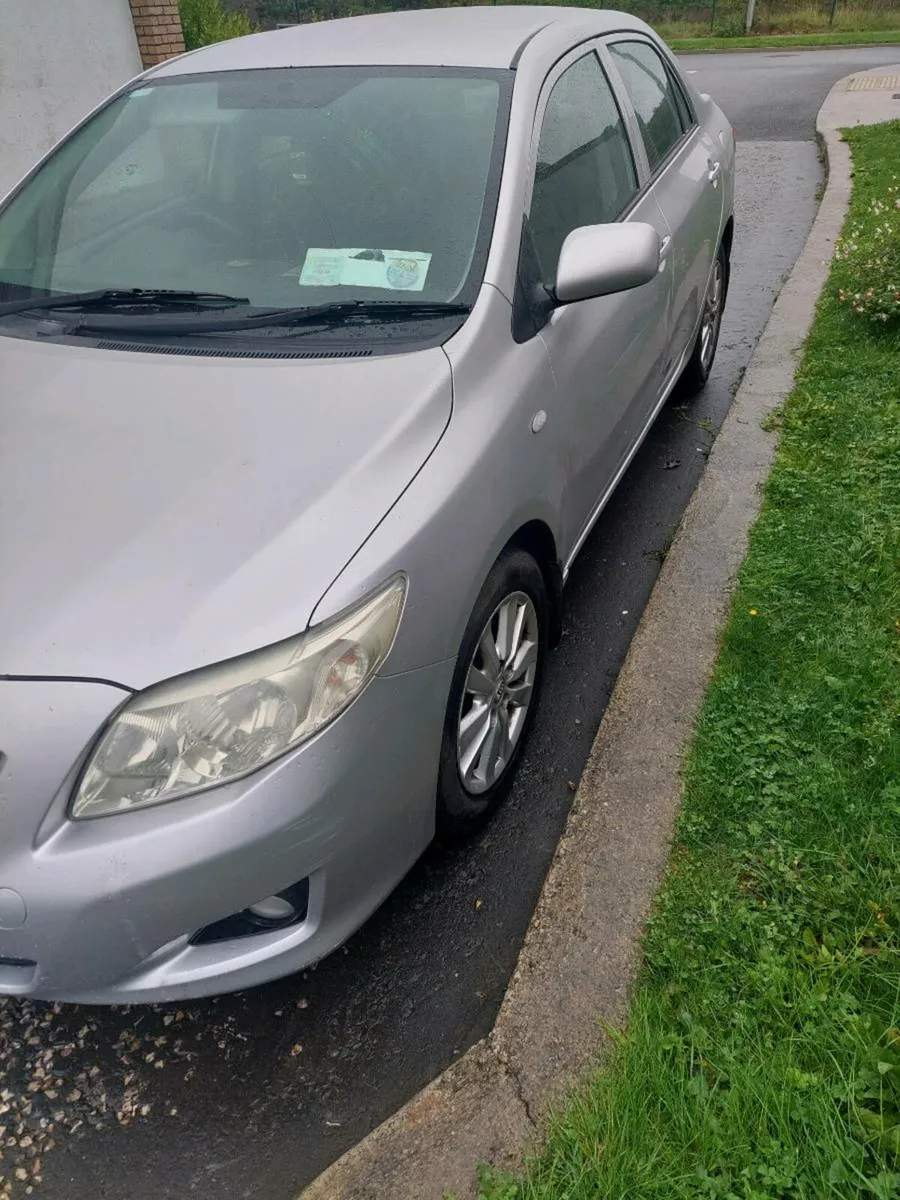 09 Toyota Corolla - Image 2