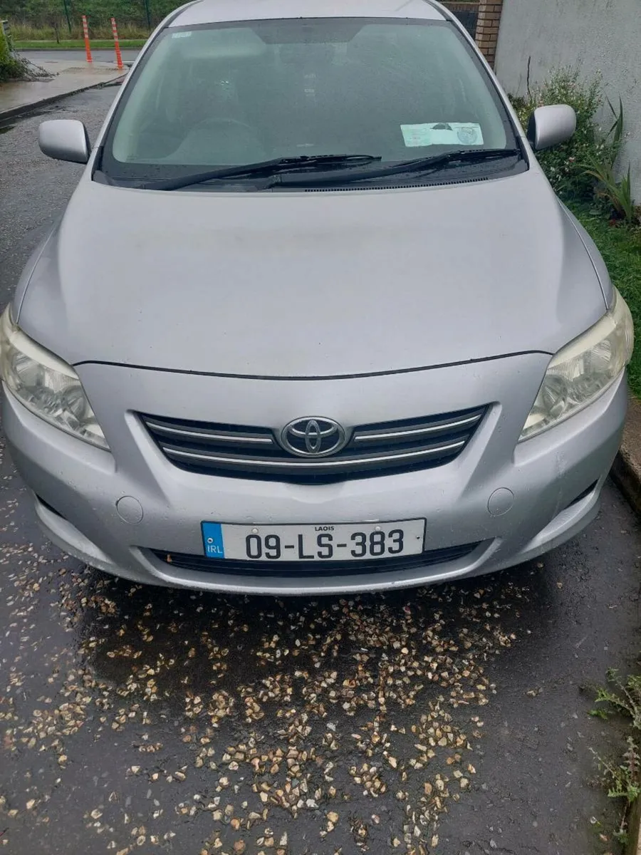09 Toyota Corolla - Image 4
