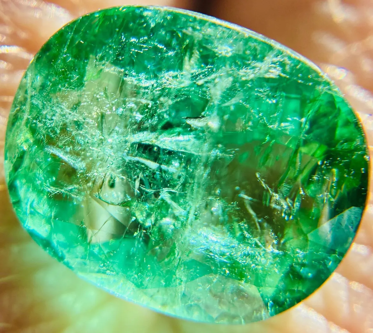 Vivid Green Paraiba Tourmaline 7.32 ct - Image 2