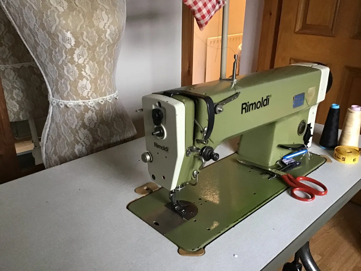 sewing machine - Image 2