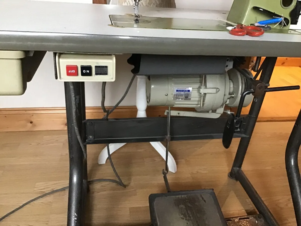 sewing machine - Image 3