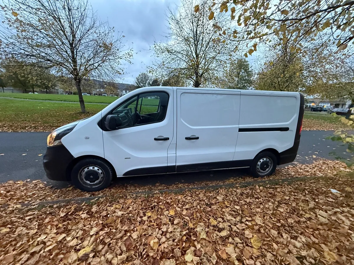 Opel Vivaro - Image 1