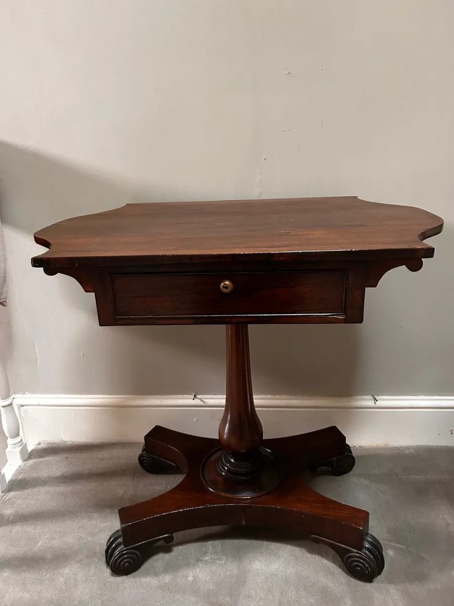 Antique mahogany table - Image 1