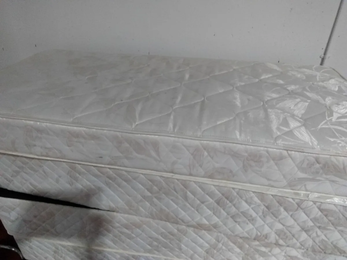 Single bed bases 3, with headboards. 1 mattress. - Image 3