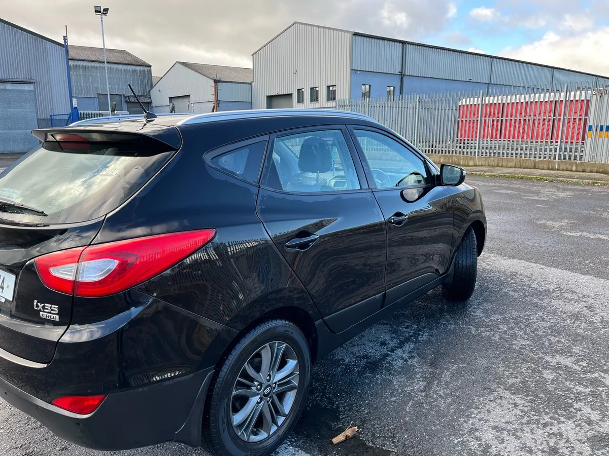 Car - Image 2