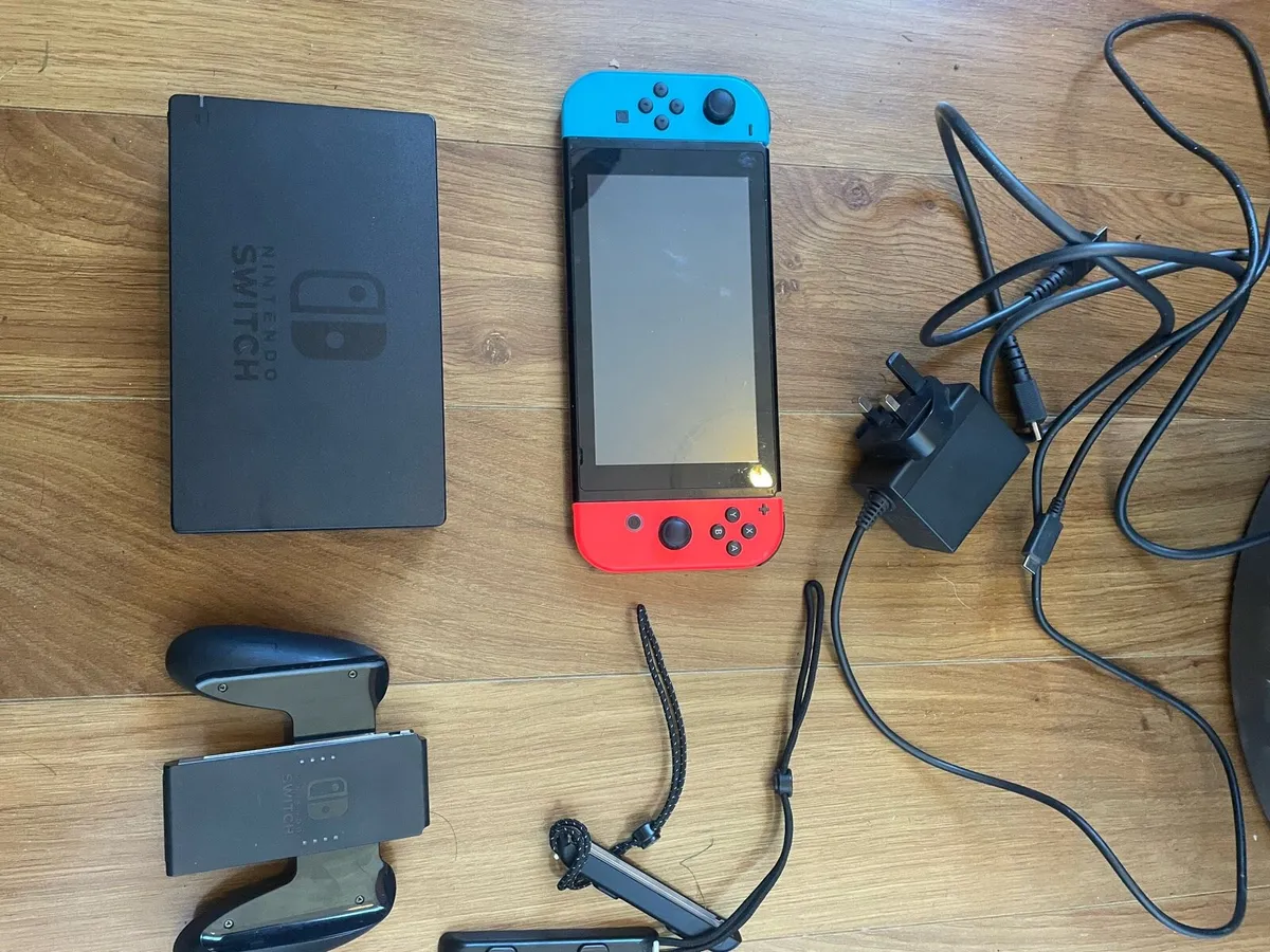 Nintendo Switch - Image 4