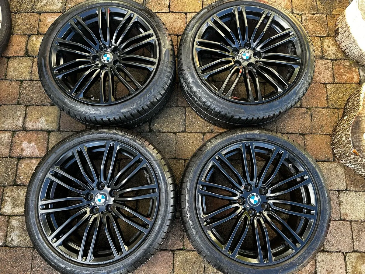 Genuine 19” BMW 664m Alloys Winter Tyres - Image 1