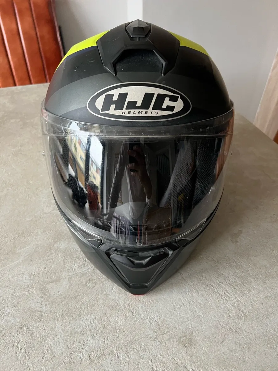 Adult Helmet in good condition - Image 1