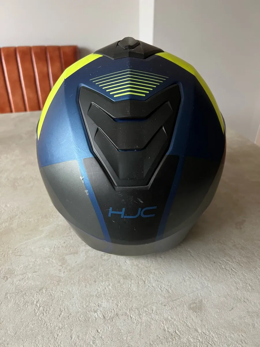 Adult Helmet in good condition - Image 3