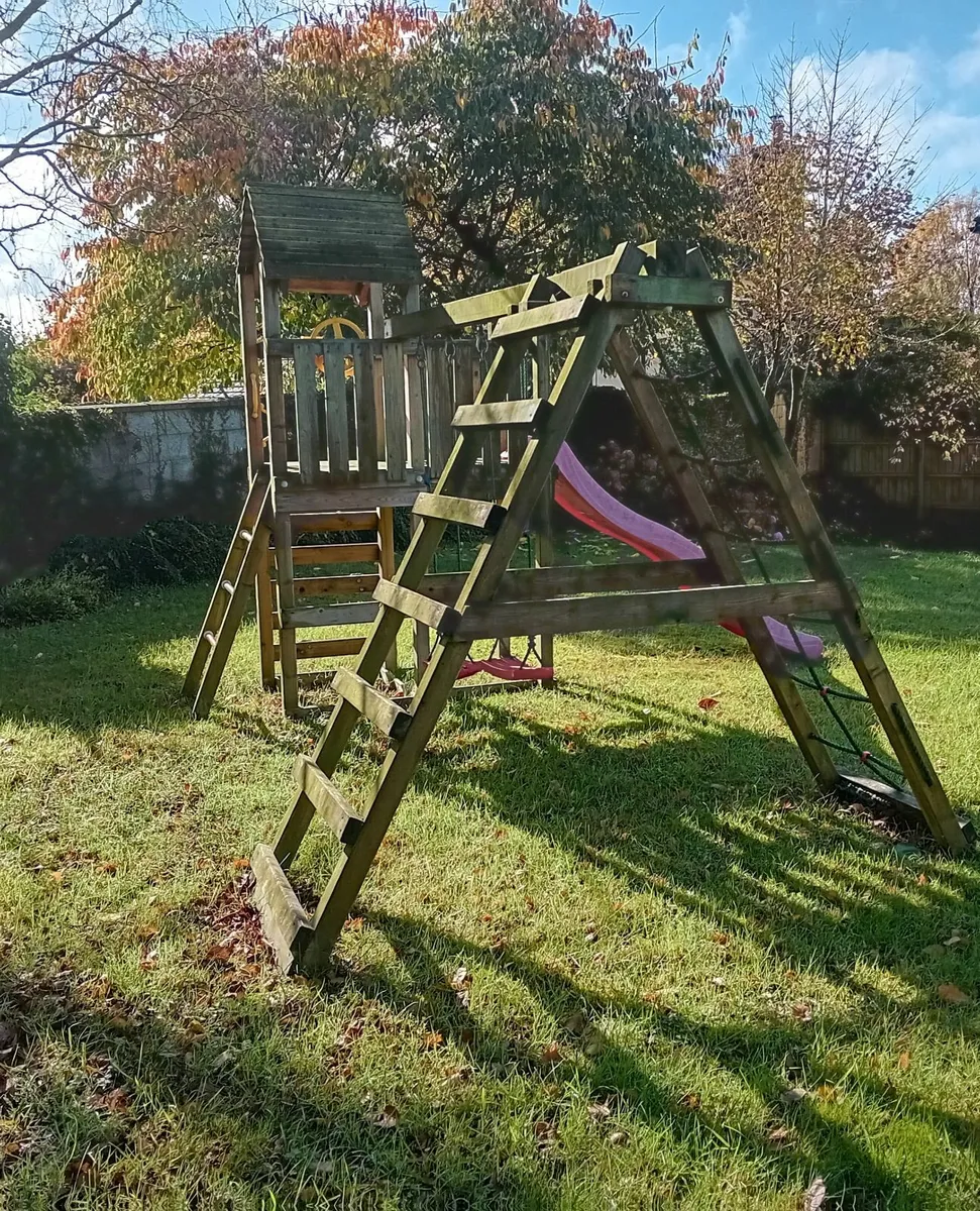 Outdoor play set / jungle gym - Image 2