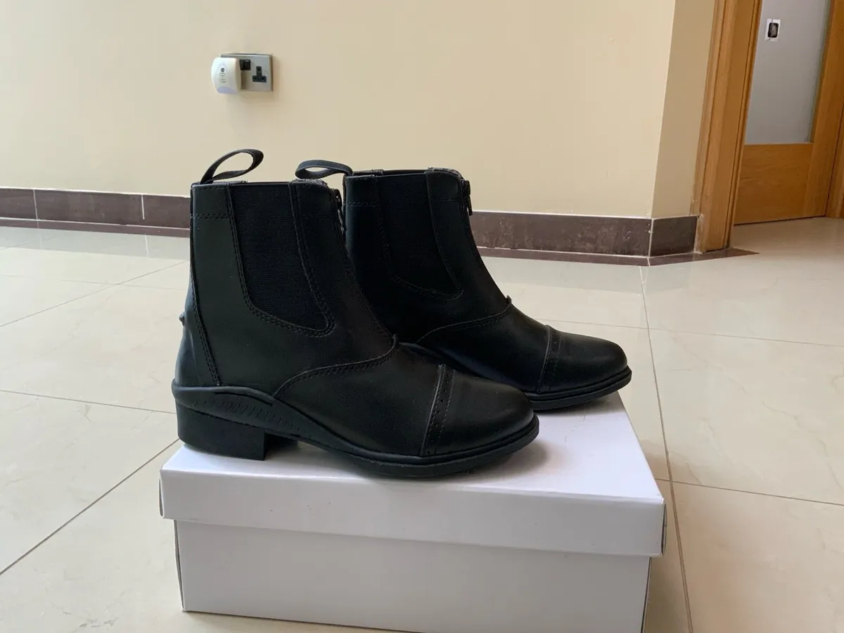 Riding boots - Image 1