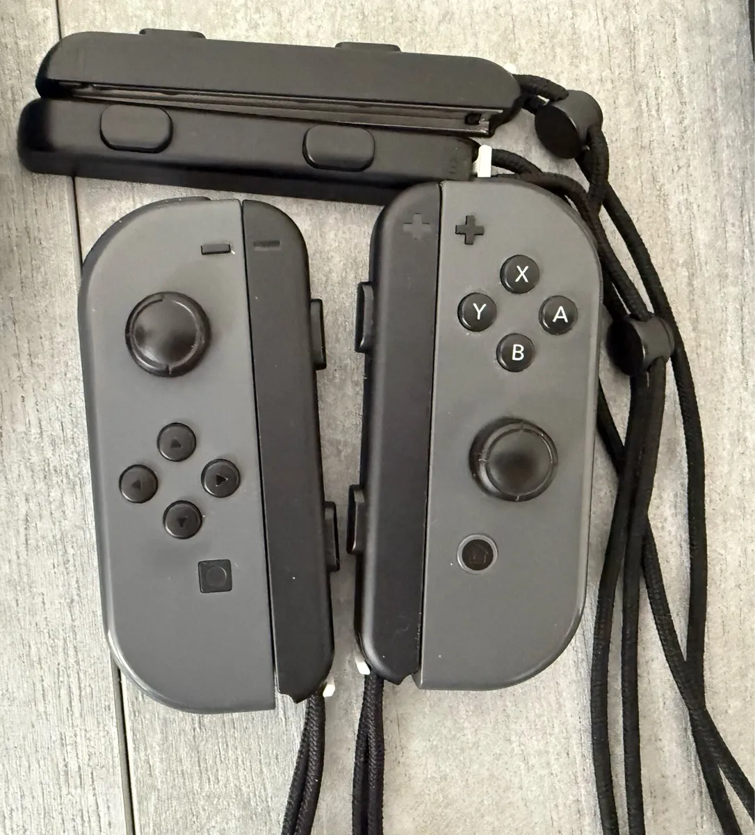 Nintendo Switch Bundle - Games and accessories - Image 4