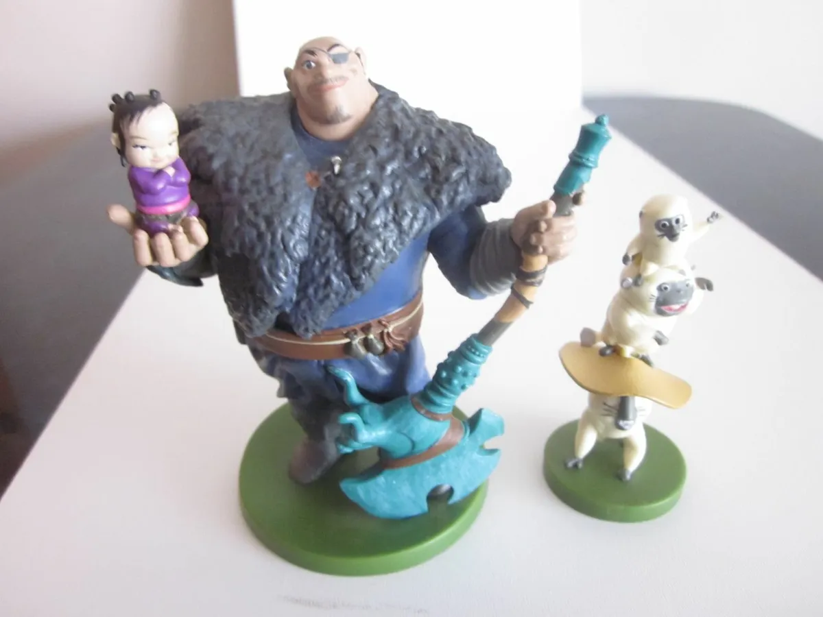 Disney Raya and The Last Dragon Deluxe Figure Set - Image 1