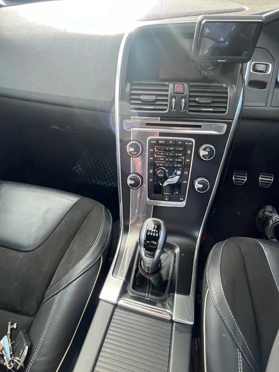 Volvo XC60 2017 - Image 3