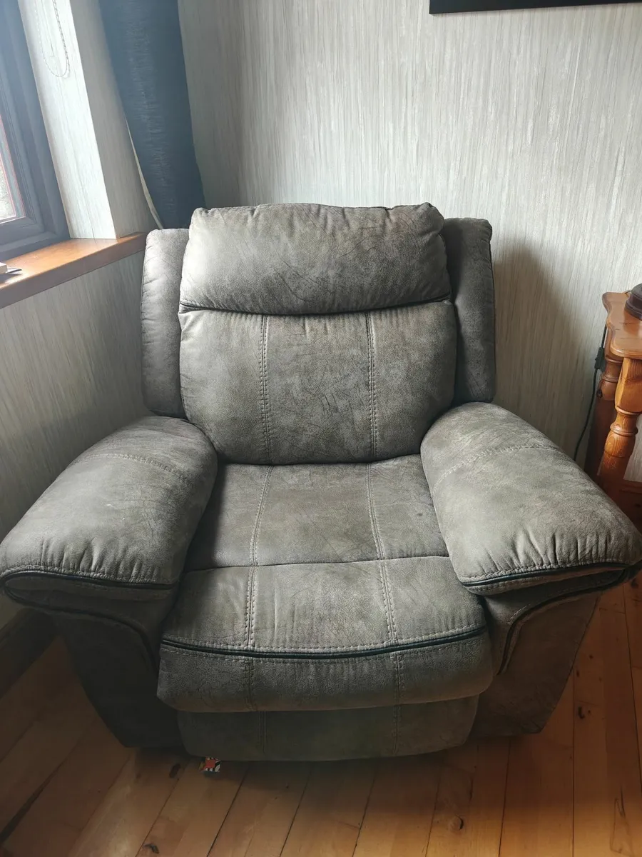 3 Piece Suite - furniture - Image 3