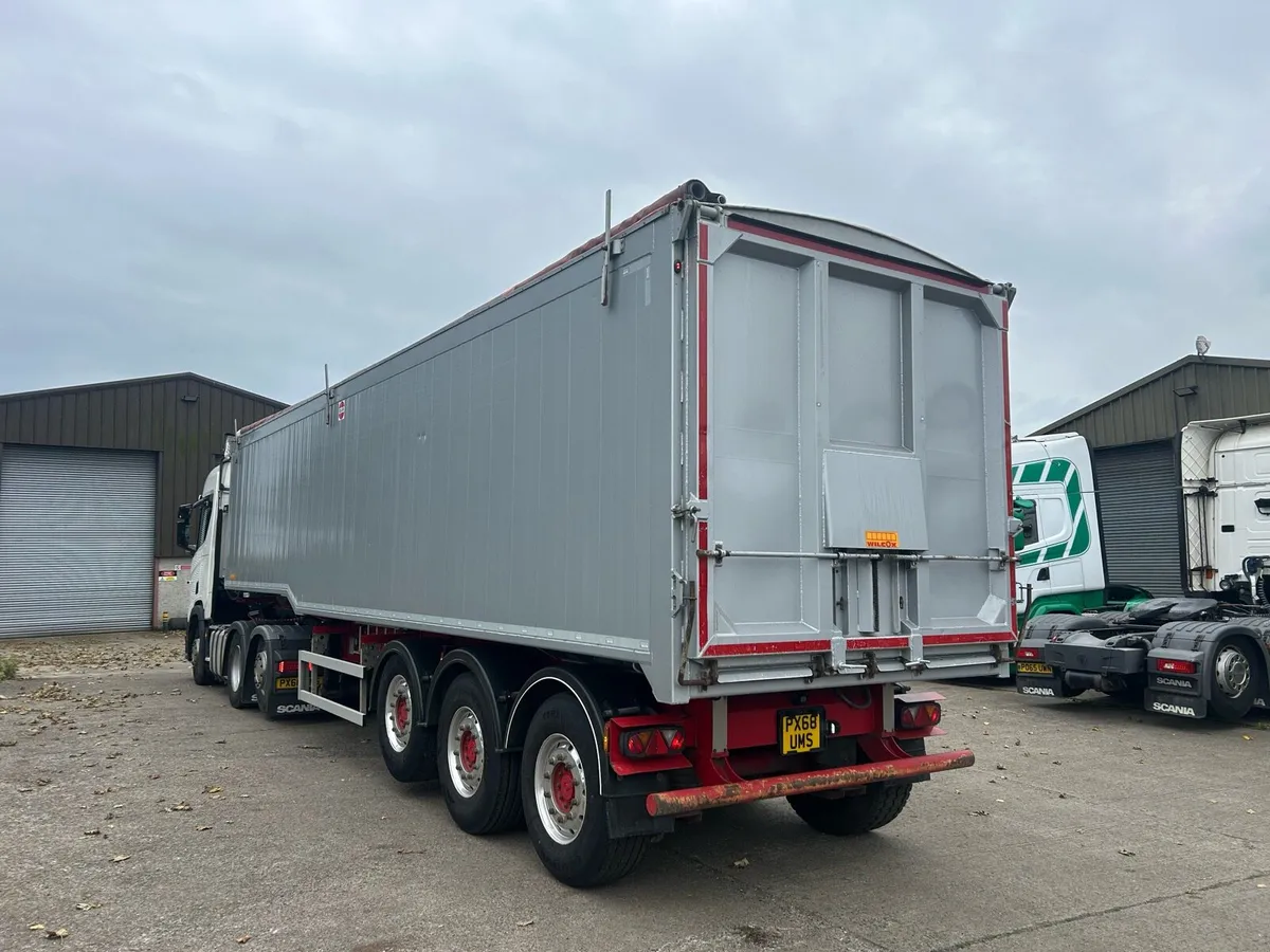 Wilcox tipping trailer - Image 3