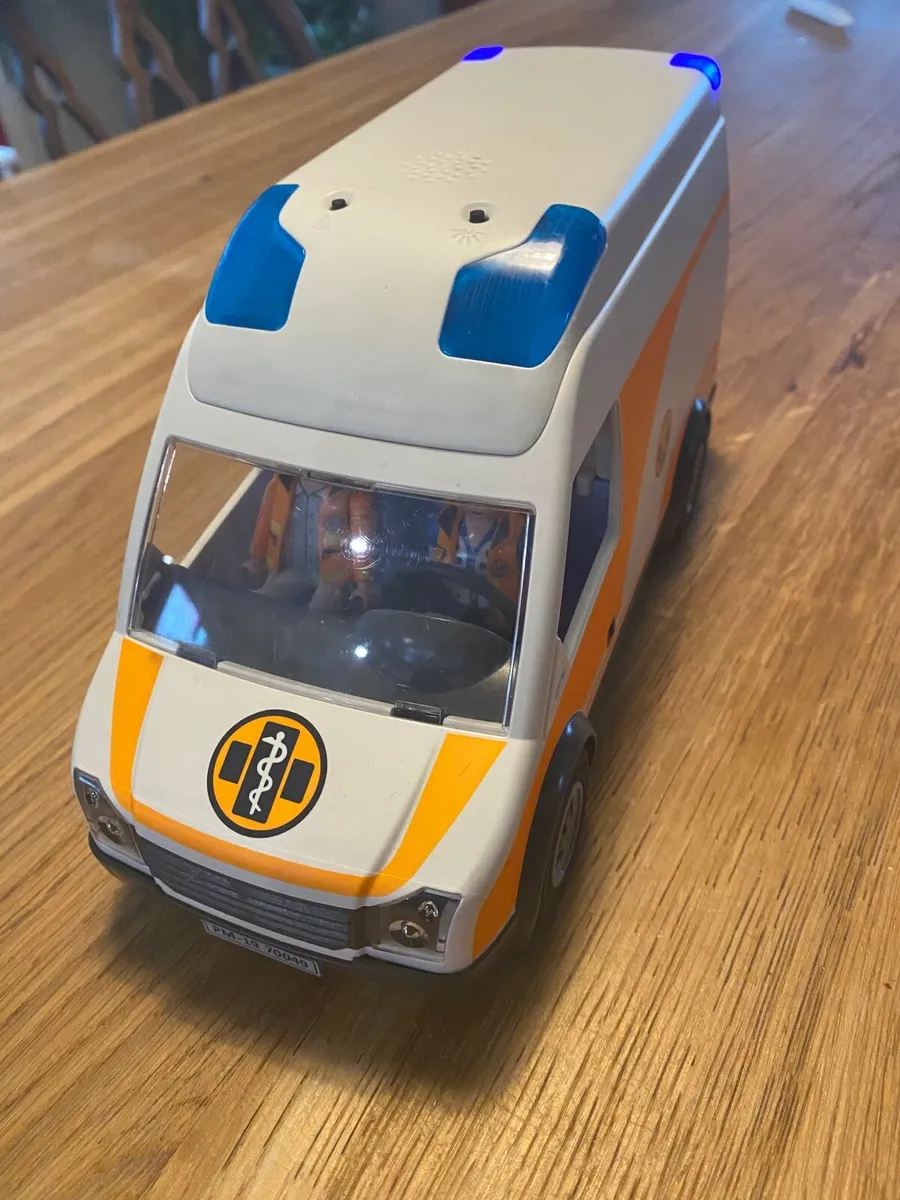 Playmobil ambulance - Image 1