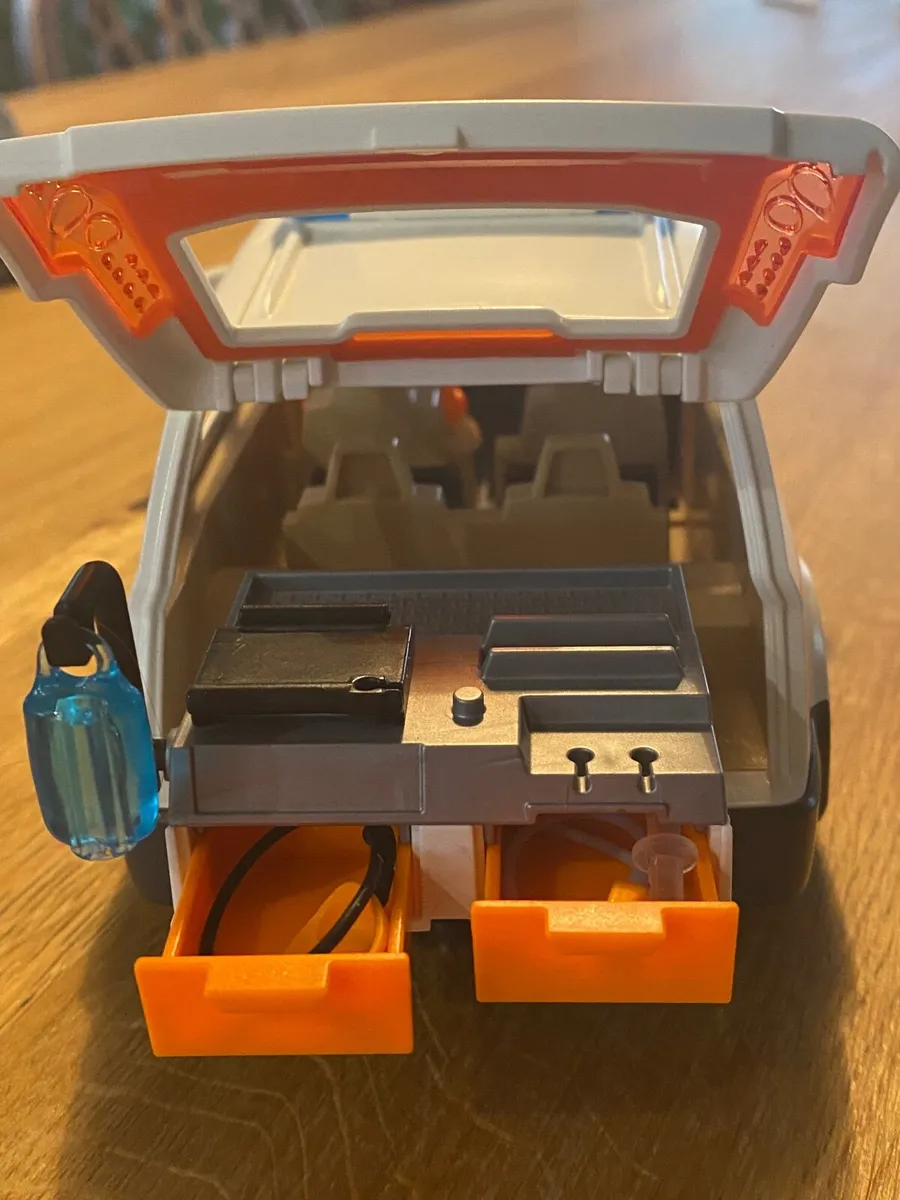 Playmobil ambulance car - Image 2