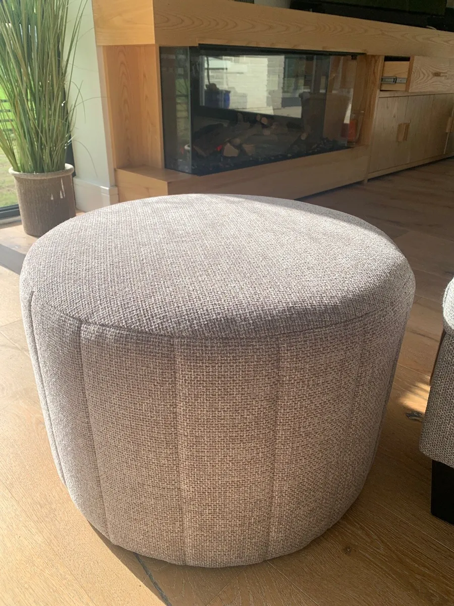 Pouffe - Image 1