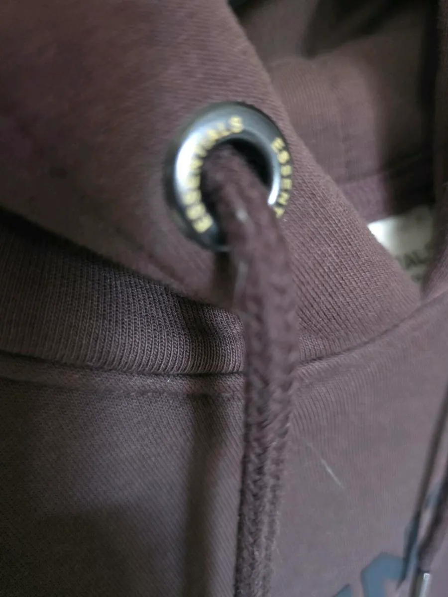 Essential hudy - Image 4