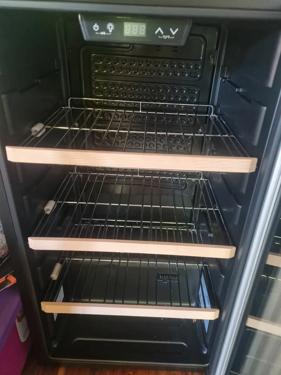 Wine fridge - Image 1