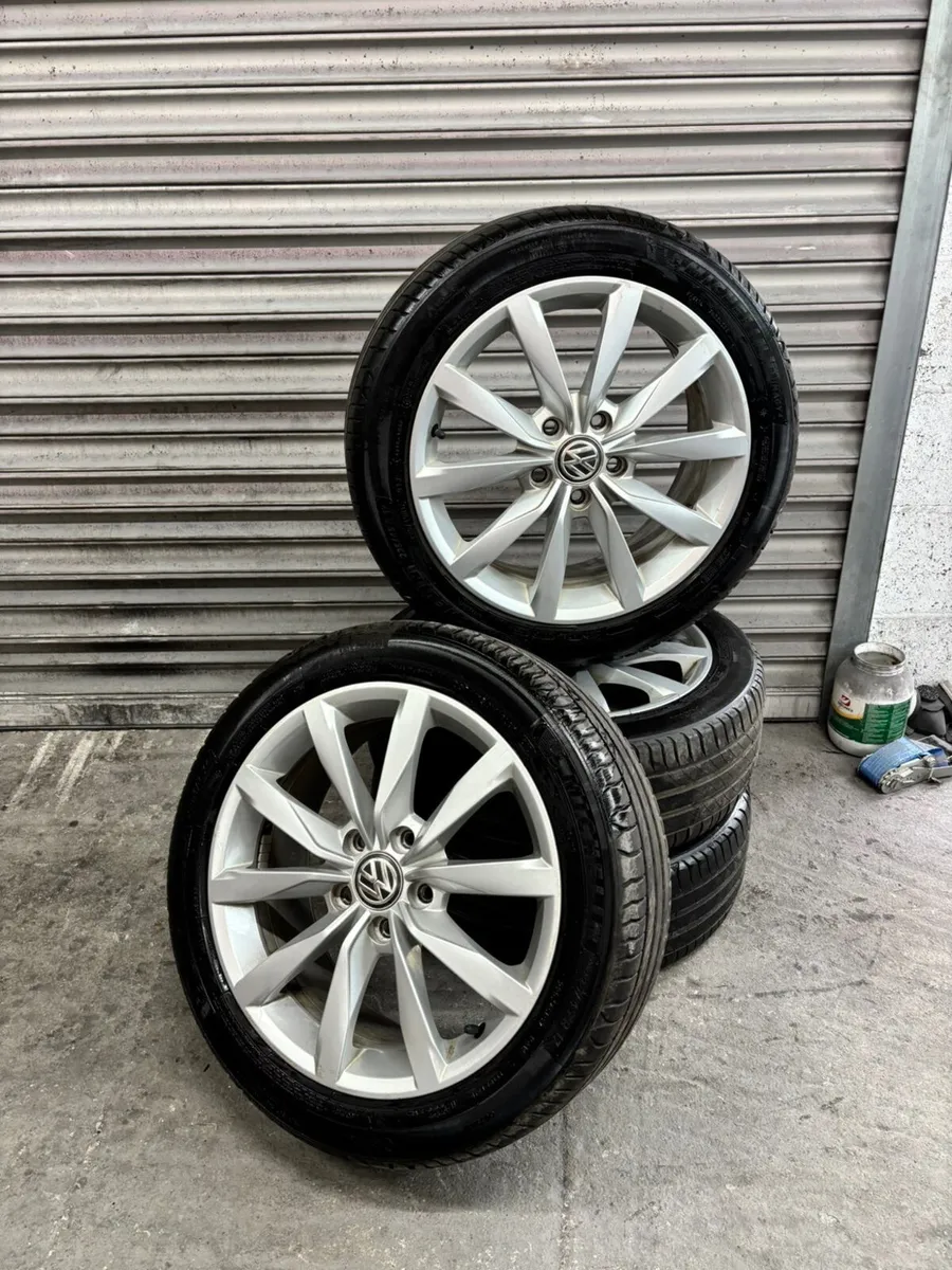 Volkswagen Golf Highline Alloys 17” - Image 1