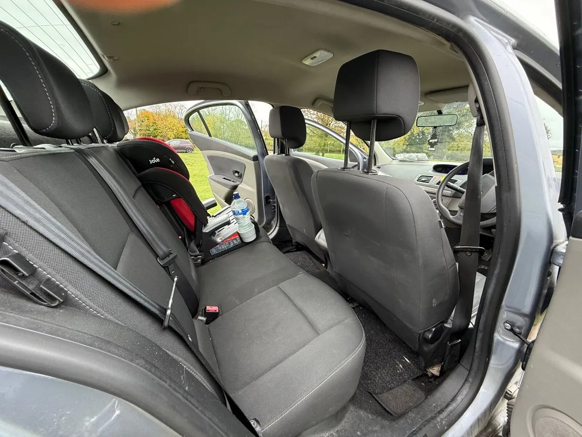 Renault Fluence 2011 - Image 3