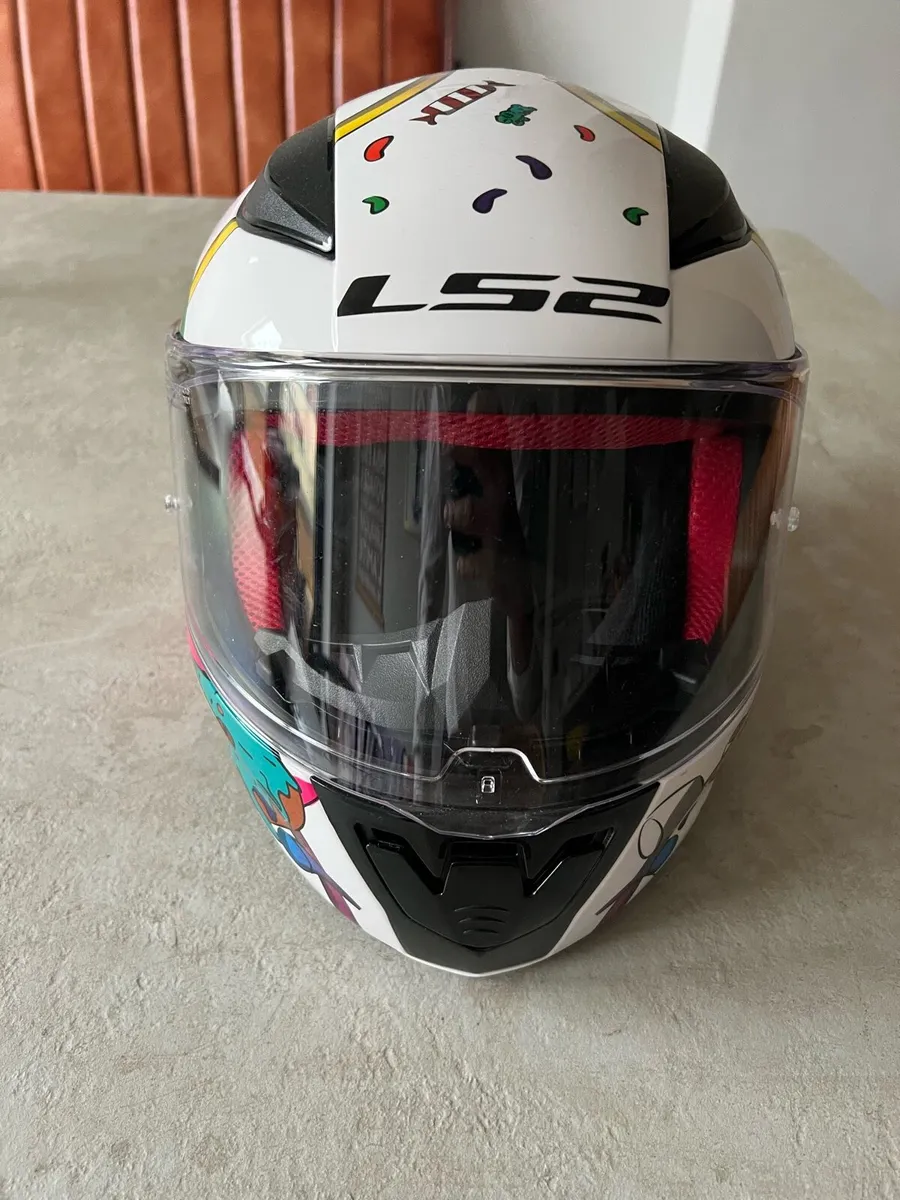 Kid Helmet almost new - Image 1