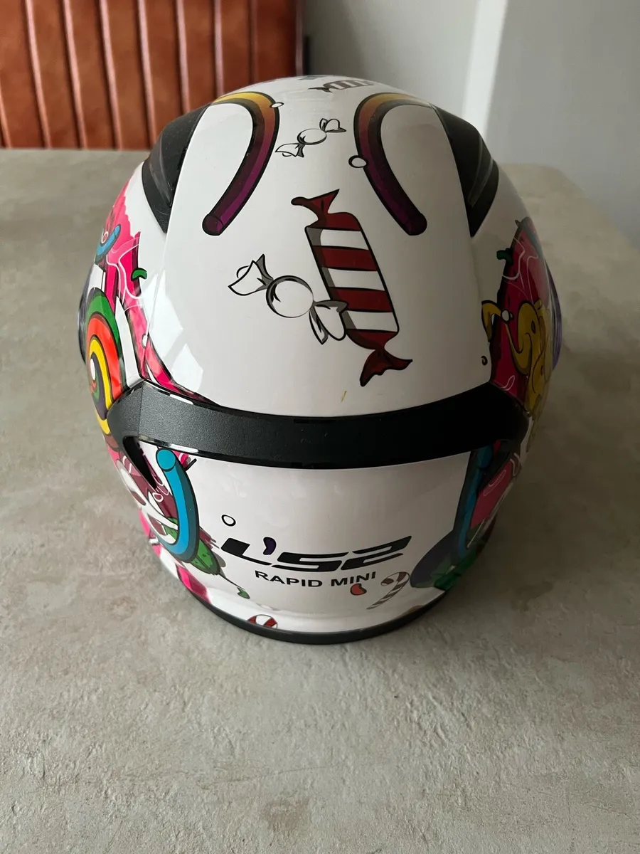 Kid Helmet almost new - Image 3