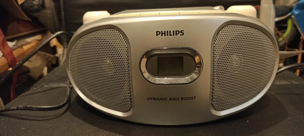 Philips Dynamic Bass Boost Radio/CD Player - Image 4