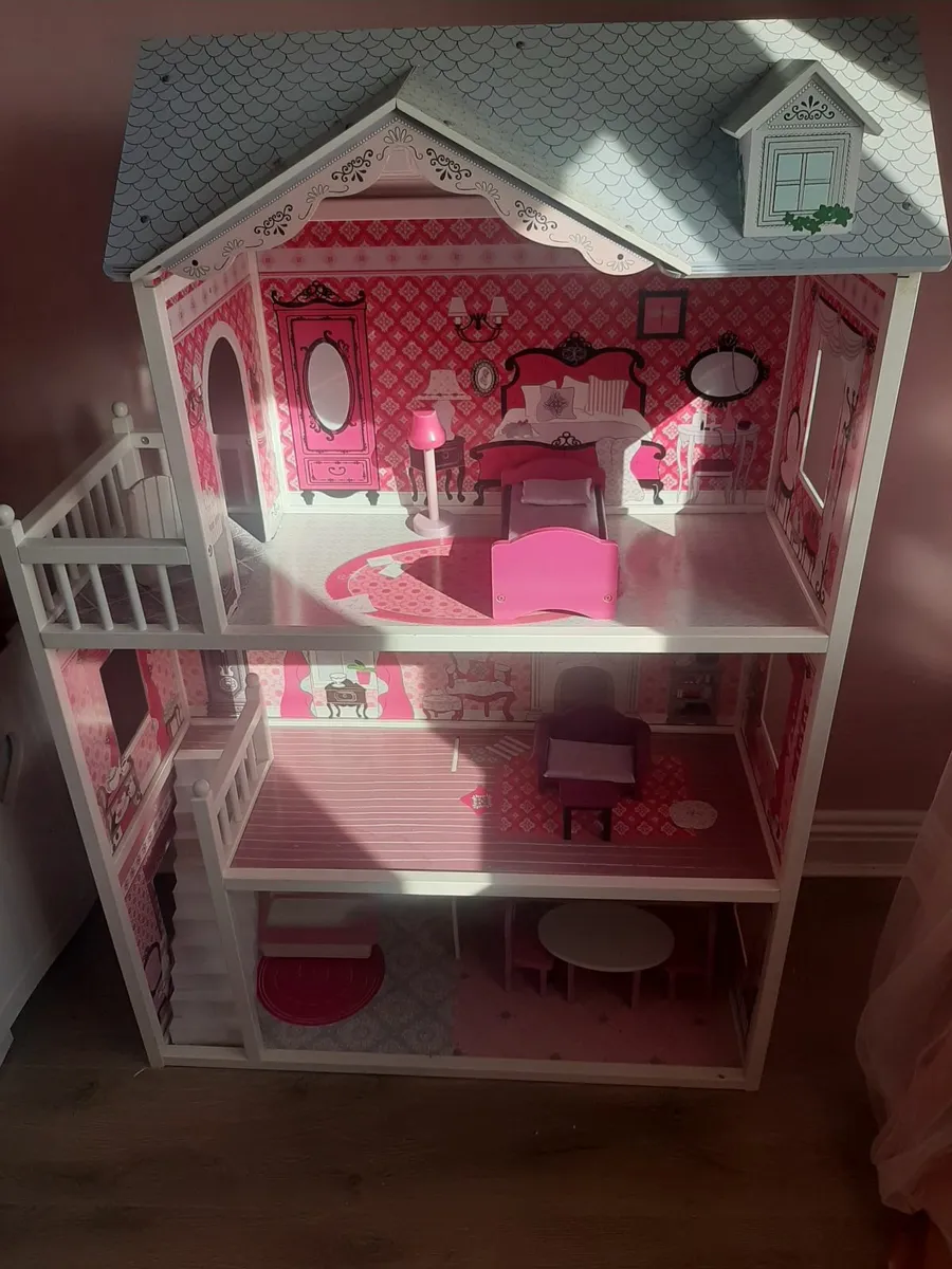 Free dollhouse