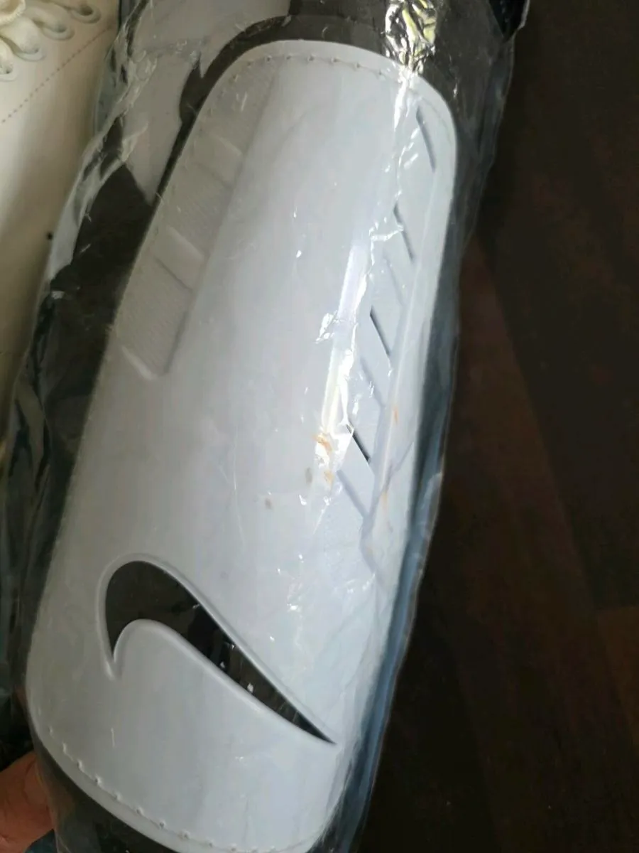 Nike park shield size L - Image 1