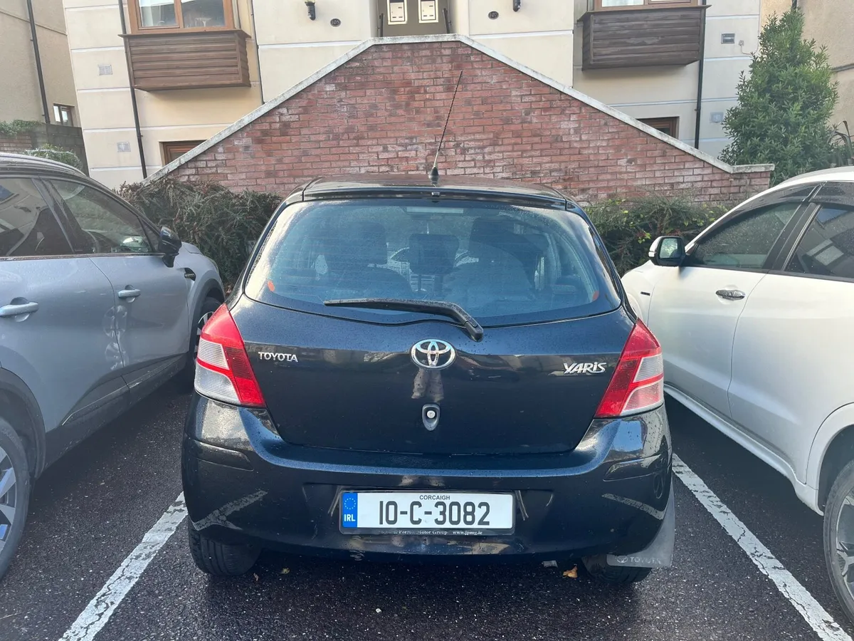 Toyota Yaris 2010 - Image 1