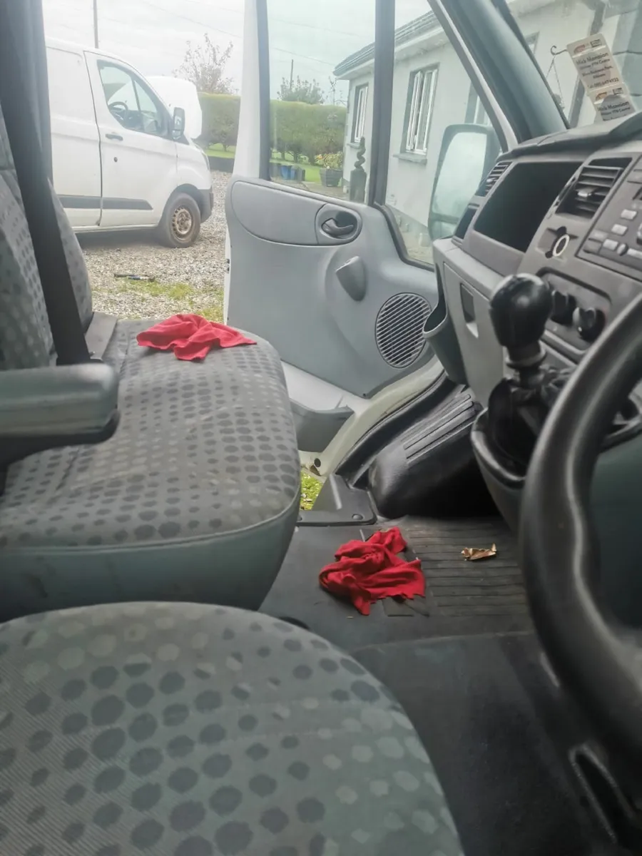 Ford Transit tipper new doe.and tax low mileage - Image 3