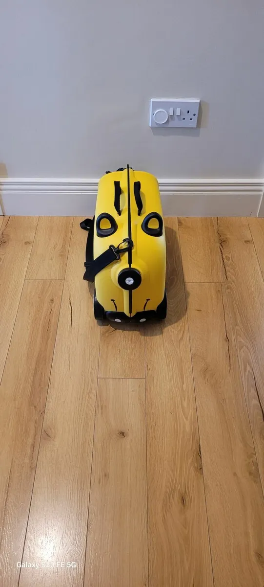 Kids Suitcase - Image 2
