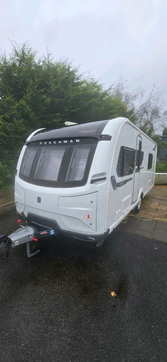 2020 COACHMAN VIP 565 - Image 1