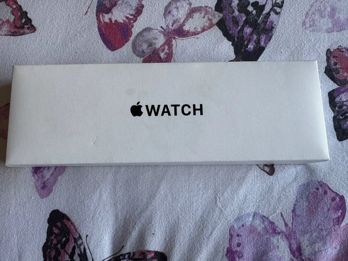 Apple Watch SE (2nd Gen)41mm – Starlight - Image 4