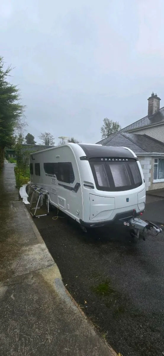 2020 COACHMAN VIP 565 - Image 3