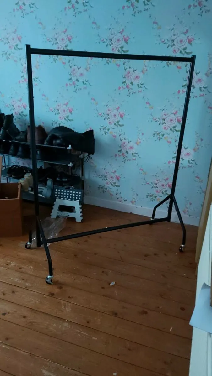 4ft Clothes rack - Image 2