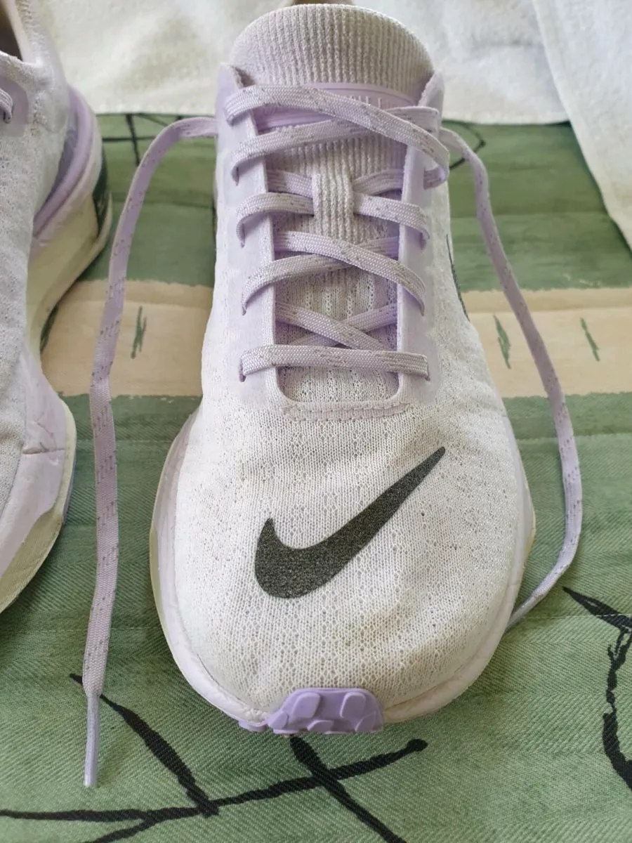 Nike ZoomX Invincible 3 Flyknit Womens Runners - Image 4
