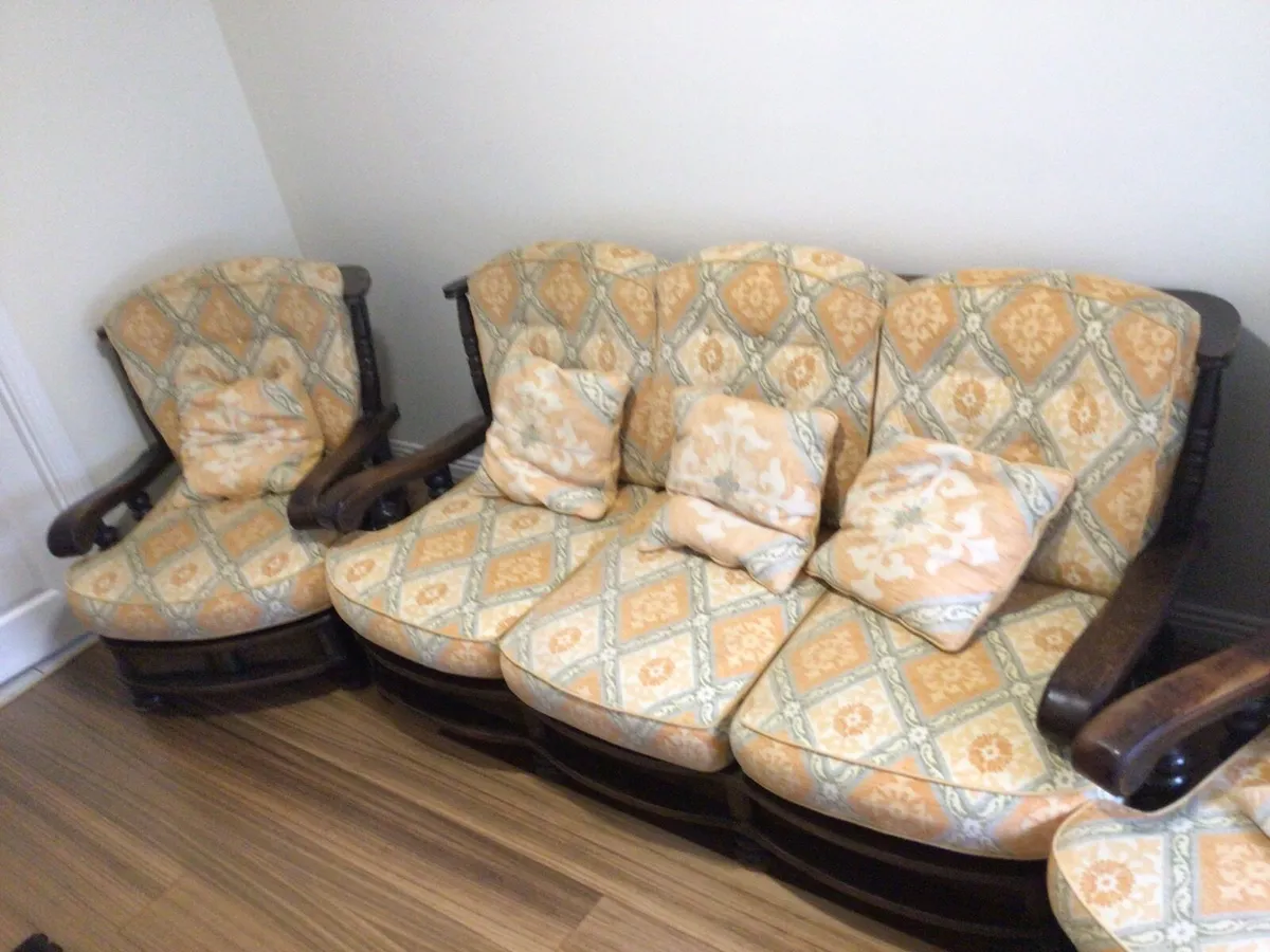 3-1-1 Suite - Image 2