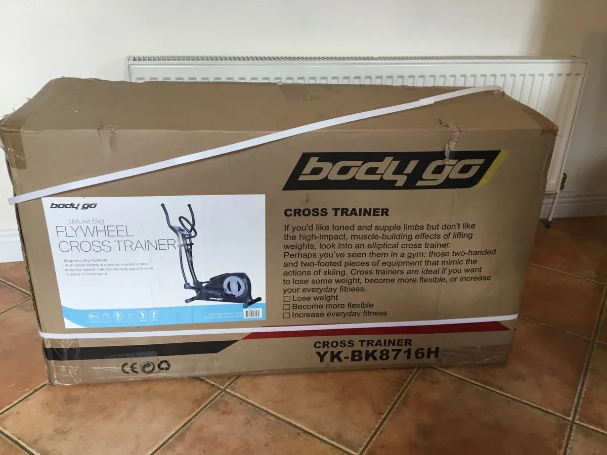 Cross trainer - Image 1